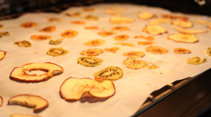 Dehydrating Fruit In Your Oven- SO EASY!